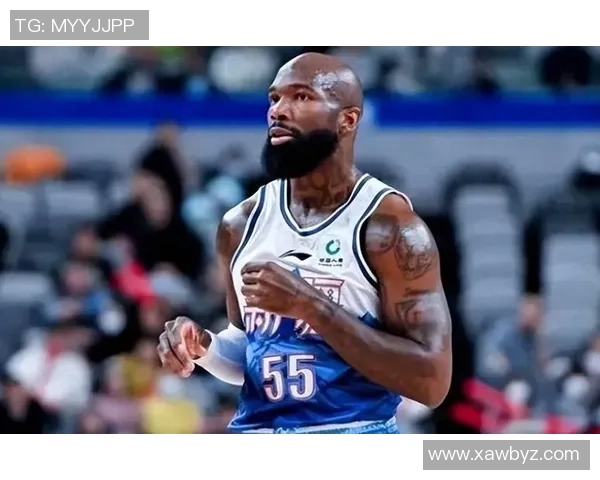 小琼斯坚定表示无论首发与否始终专注盯防对手核心球员并勇敢出手