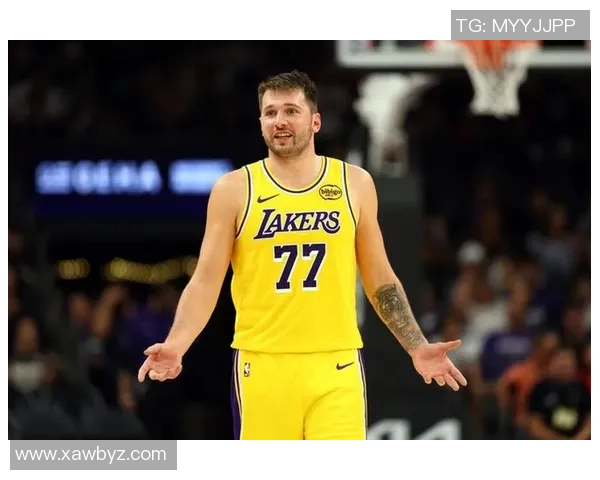 雷迪克盛赞东契奇完美表现早早展现出超强实力引领比赛 雷迪克盛赞东契奇完美表现早早展现出超强实力引领比赛