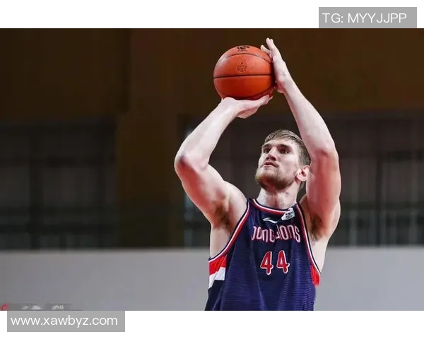 于帕分享防守心得孔帕尼教导提升比赛专注力与防守技巧 于帕分享防守心得孔帕尼教导提升比赛专注力与防守技巧