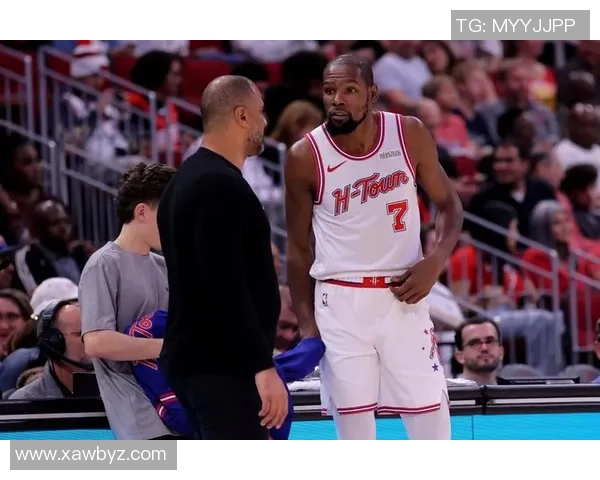 杜兰特强调申京的重要性期待他在内线突破和三分投射中发挥更大作用 杜兰特强调申京的重要性期待他在内线突破和三分投射中发挥更大作用